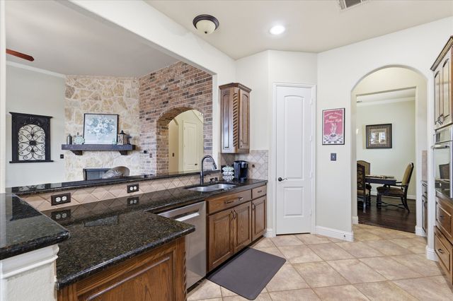 212 Matthew Avenue, Denton, TX 76210