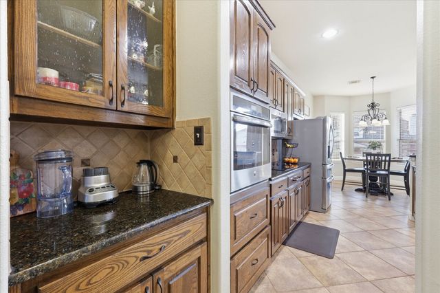 212 Matthew Avenue, Denton, TX 76210