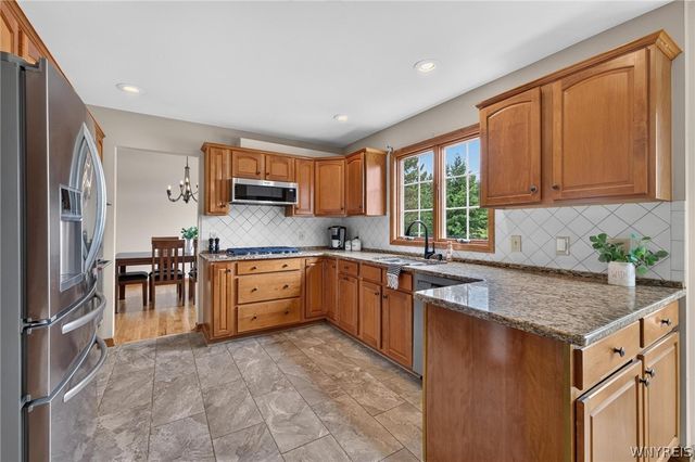 123 Ashwood Lane, Orchard Park, NY 14127