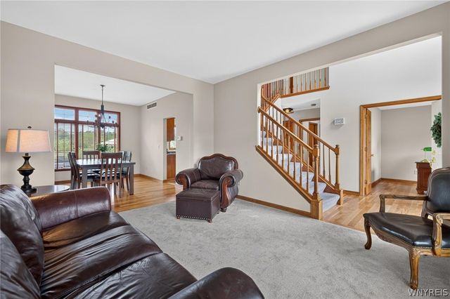 123 Ashwood Lane, Orchard Park, NY 14127