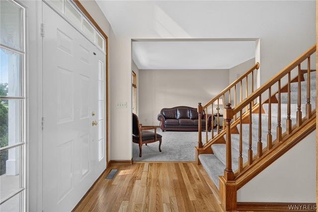 123 Ashwood Lane, Orchard Park, NY 14127