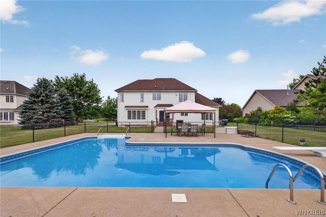 123 Ashwood Lane, Orchard Park, NY 14127