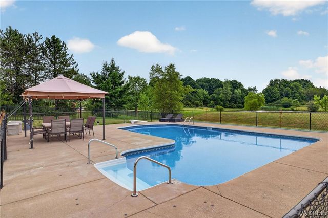 123 Ashwood Lane, Orchard Park, NY 14127