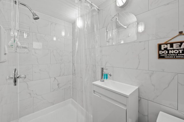 414 Charles Place, Roswell, GA 30075