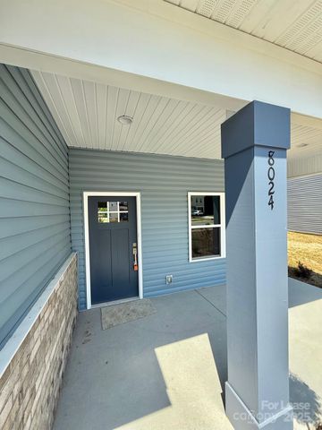 8024 Joy Crossing Lane, Charlotte, NC 28214