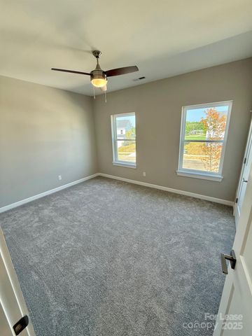 8024 Joy Crossing Lane, Charlotte, NC 28214