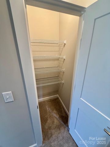 8024 Joy Crossing Lane, Charlotte, NC 28214