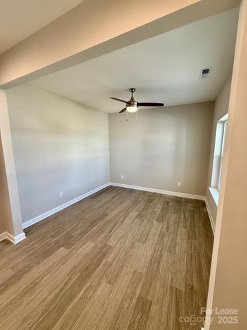 8024 Joy Crossing Lane, Charlotte, NC 28214