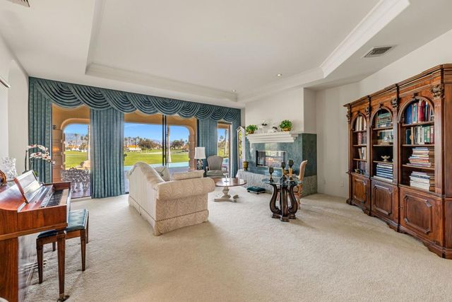 346 Crest Lake Drive, Palm Desert, CA 92211