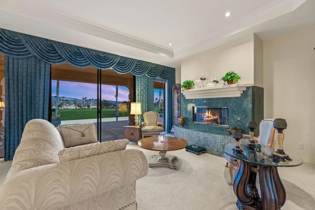 346 Crest Lake Drive, Palm Desert, CA 92211