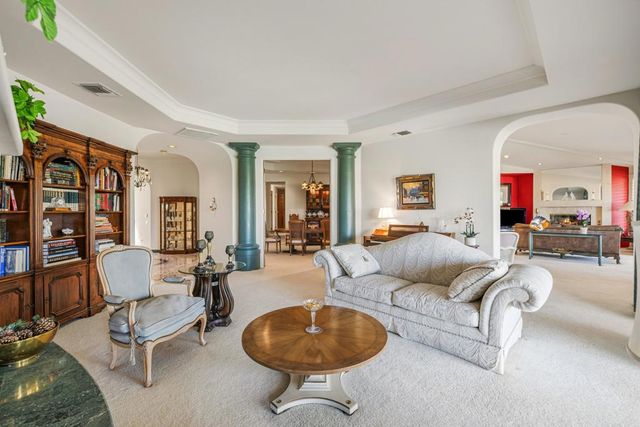 346 Crest Lake Drive, Palm Desert, CA 92211