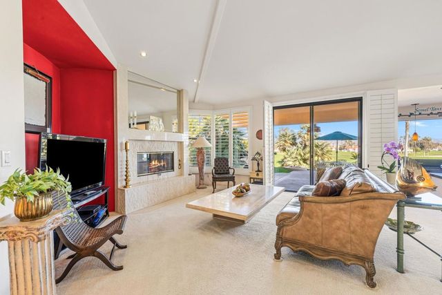 346 Crest Lake Drive, Palm Desert, CA 92211