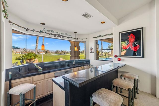 346 Crest Lake Drive, Palm Desert, CA 92211