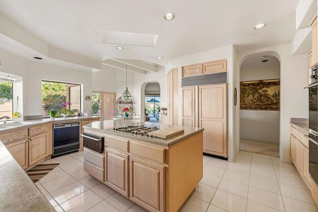 346 Crest Lake Drive, Palm Desert, CA 92211