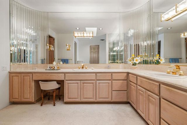 346 Crest Lake Drive, Palm Desert, CA 92211