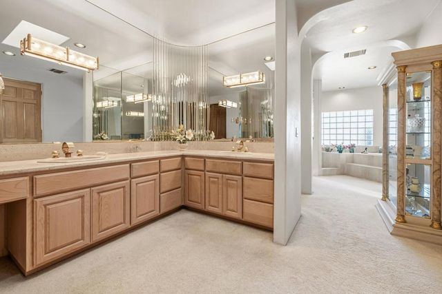 346 Crest Lake Drive, Palm Desert, CA 92211