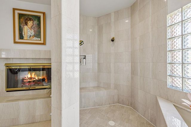 346 Crest Lake Drive, Palm Desert, CA 92211