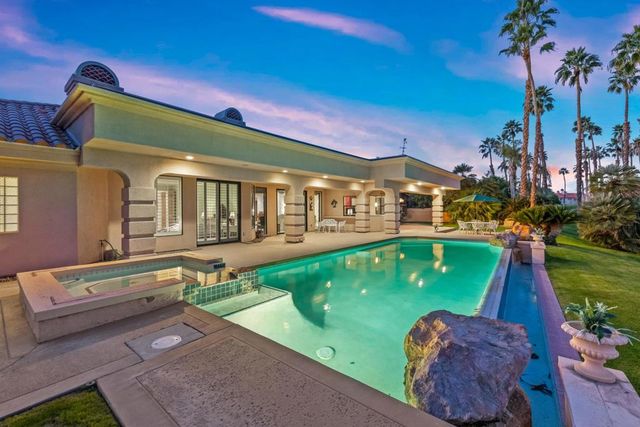 346 Crest Lake Drive, Palm Desert, CA 92211