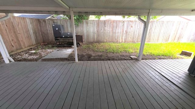 9811 Rocky Hollow Road, La Porte, TX 77571