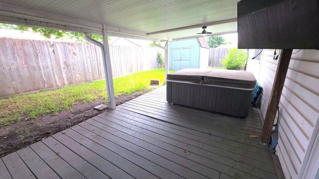 9811 Rocky Hollow Road, La Porte, TX 77571