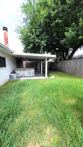 9811 Rocky Hollow Road, La Porte, TX 77571