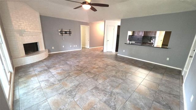 9811 Rocky Hollow Road, La Porte, TX 77571