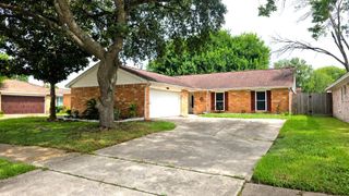 9811 Rocky Hollow Road, La Porte, TX 77571