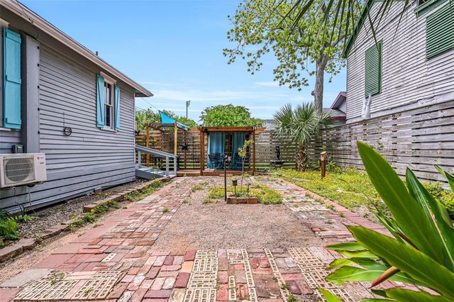 1411 26th St Street, Galveston, TX 77550