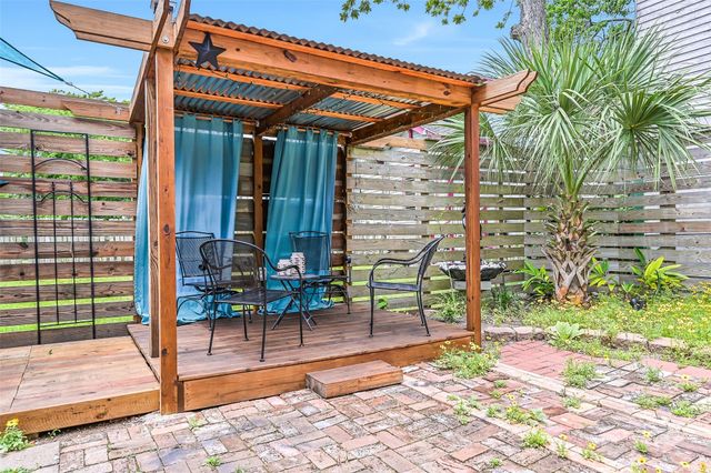 1411 26th St Street, Galveston, TX 77550