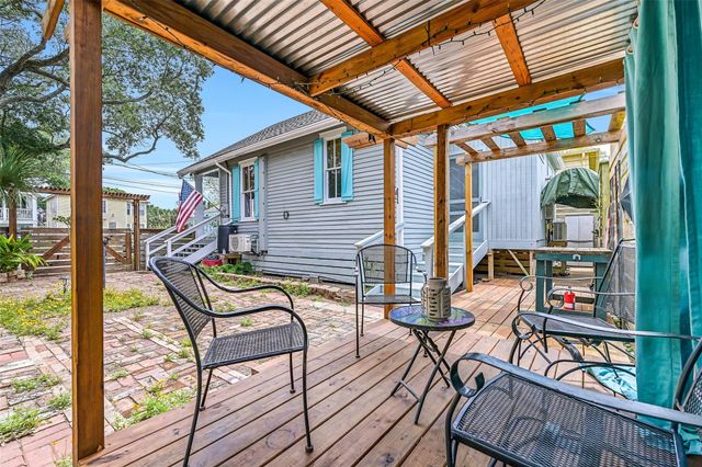 1411 26th St Street, Galveston, TX 77550