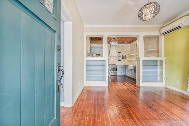 1411 26th St Street, Galveston, TX 77550