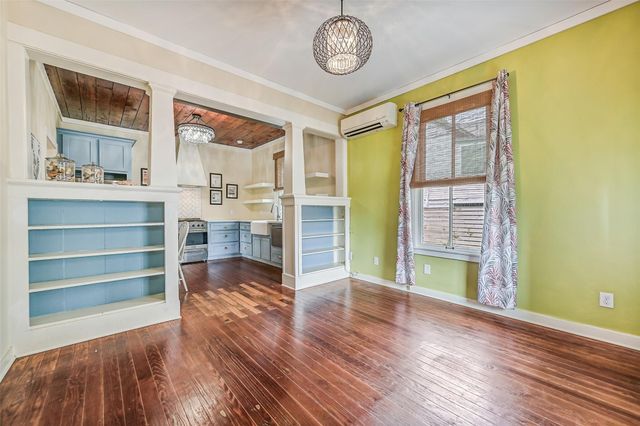 1411 26th St Street, Galveston, TX 77550