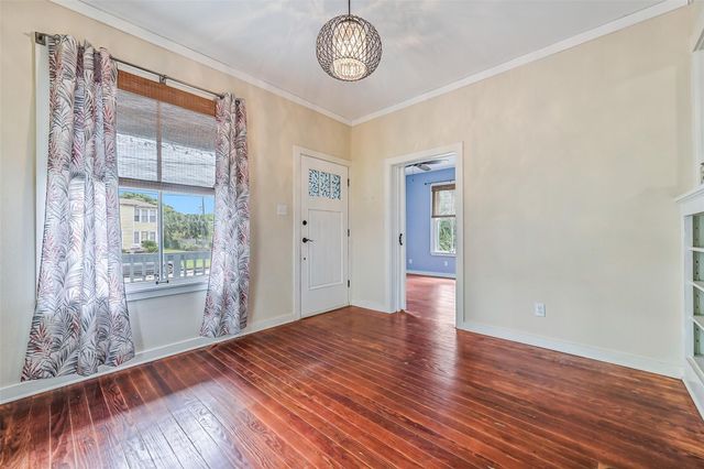 1411 26th St Street, Galveston, TX 77550