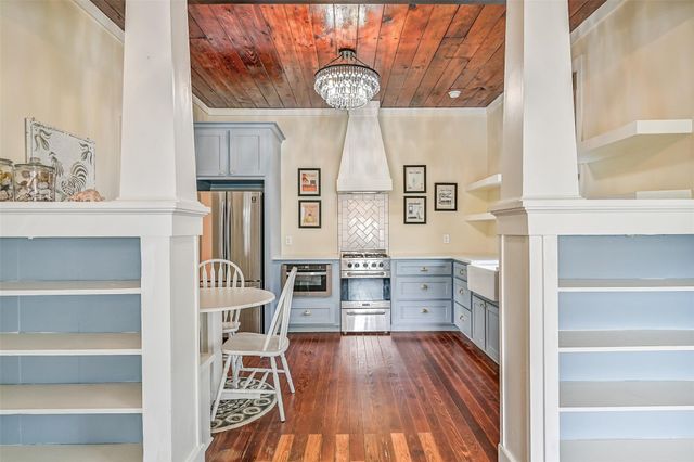 1411 26th St Street, Galveston, TX 77550