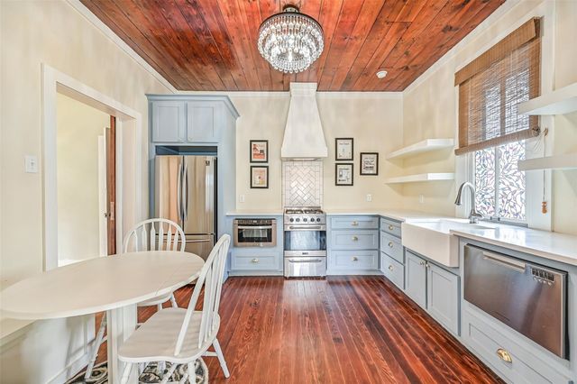 1411 26th St Street, Galveston, TX 77550