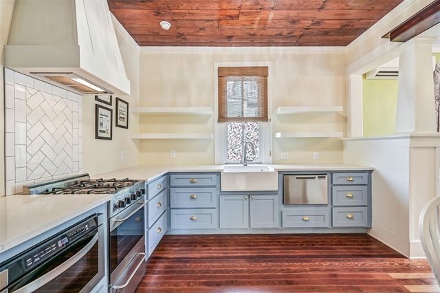 1411 26th St Street, Galveston, TX 77550