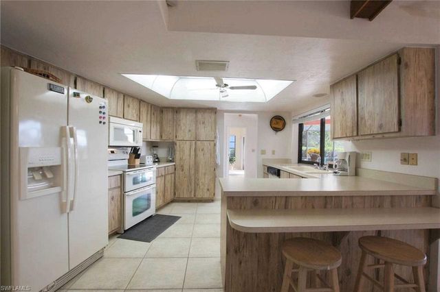 1422 SE 12th TER, Cape Coral, FL 33990