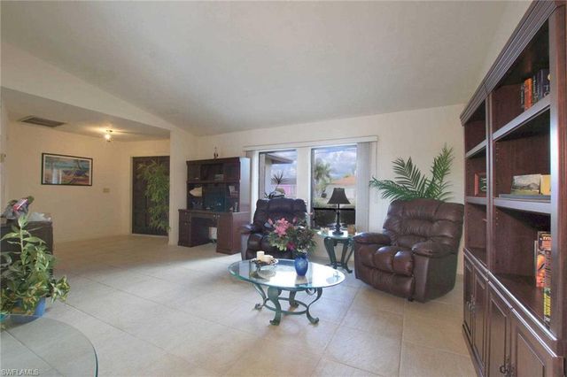 1422 SE 12th TER, Cape Coral, FL 33990