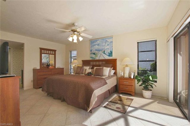 1422 SE 12th TER, Cape Coral, FL 33990