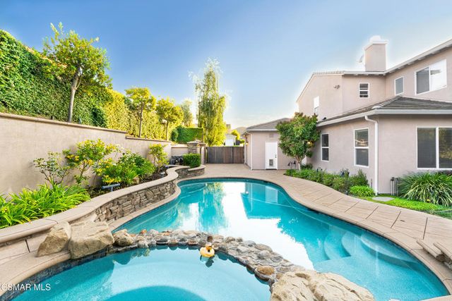 484 Via Helena, Newbury Park, CA 91320