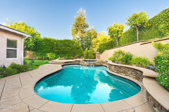 484 Via Helena, Newbury Park, CA 91320