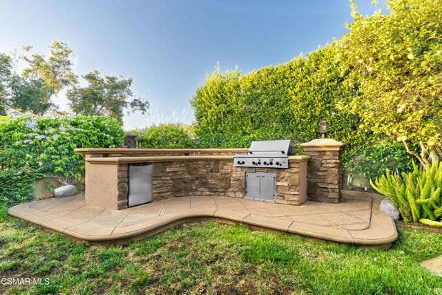 484 Via Helena, Newbury Park, CA 91320