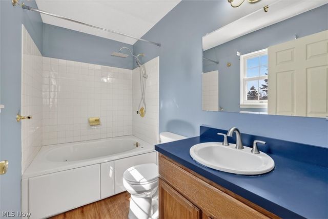 90 High Point Drive 27, Medina, OH 44256