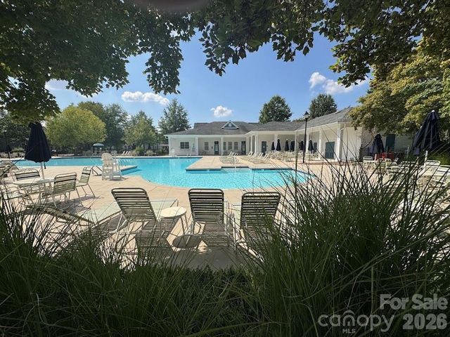 13913 Helen Benson Boulevard 189, Davidson, NC 28036
