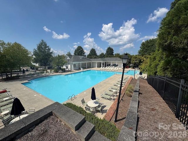 13913 Helen Benson Boulevard 189, Davidson, NC 28036