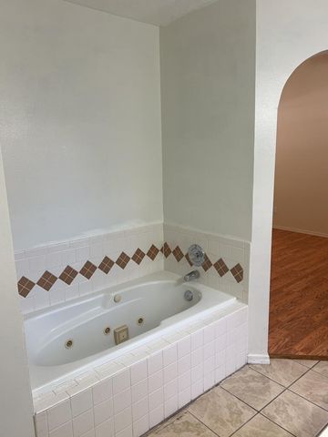 13129 Neon Avenue NE, Albuquerque, NM 87112