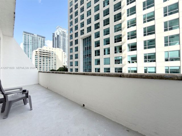 1200 Brickell Bay Drive 1406, Miami, FL 33131