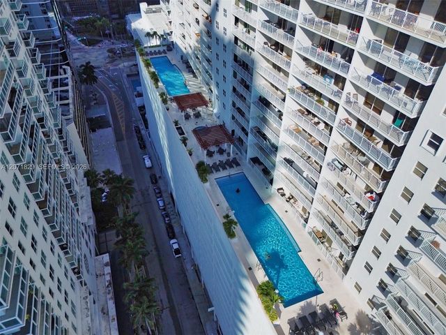 1200 Brickell Bay Drive 1406, Miami, FL 33131