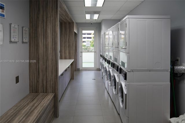1200 Brickell Bay Drive 1406, Miami, FL 33131
