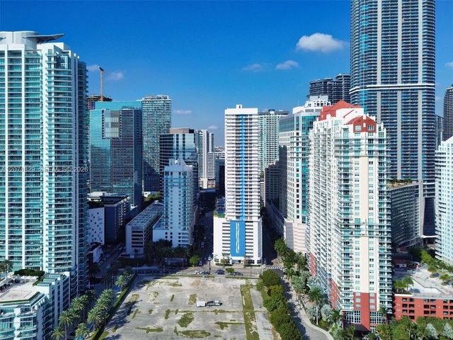 1200 Brickell Bay Drive 1406, Miami, FL 33131